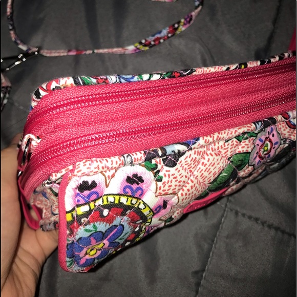 Vera Bradley bad (can be used many ways) - Picture 4 of 8